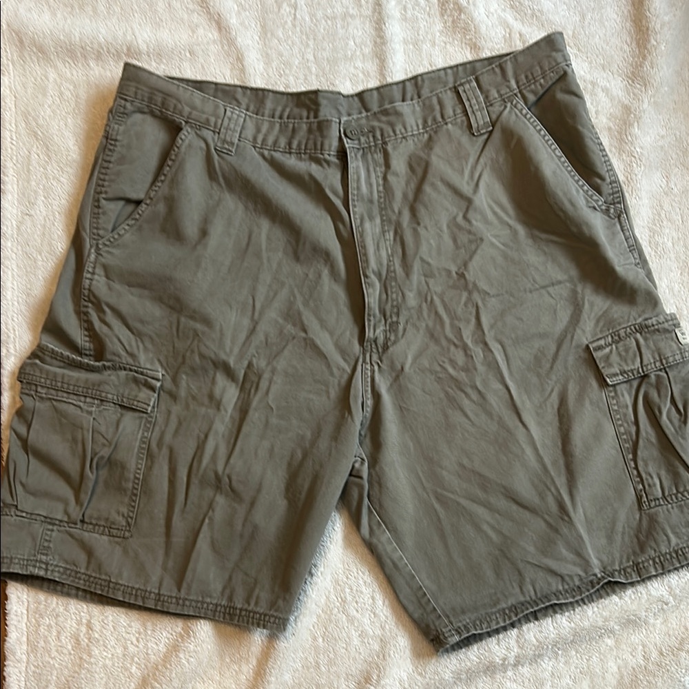 Men's Olive Cargo Shorts
